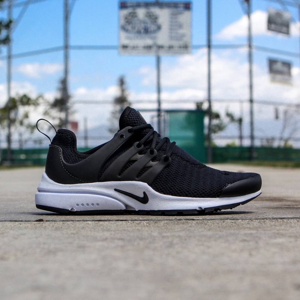 Nike black womens presto